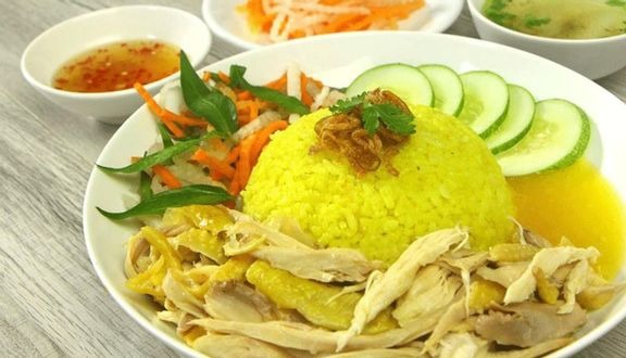 Quán cơm gà ngon nổi tiếng tại Nha Trang quý khách nên ghé